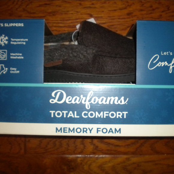 Dearfoams Men's Size Small 7/8 Total Comfort Coffee Memory Foam Slippers NWT - Picture 2 of 4